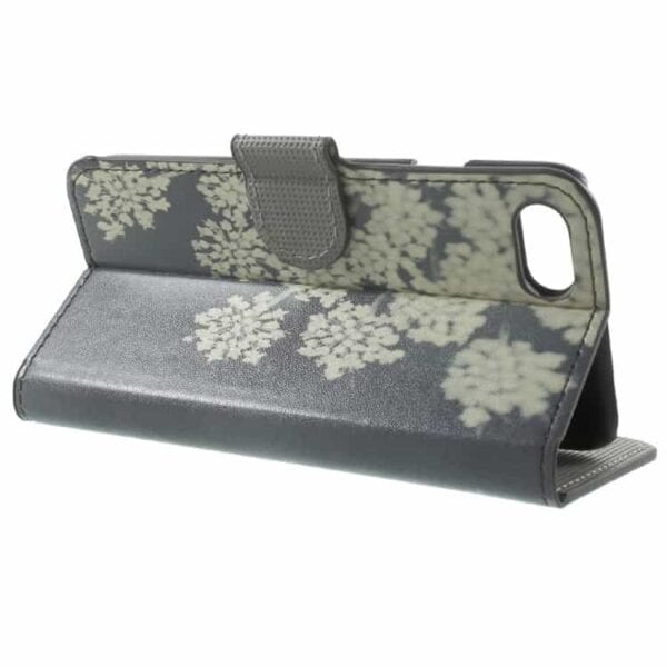 Iphone 7 - Pu Læder Pung Etui Cover Med Stand - Hvide Blomster