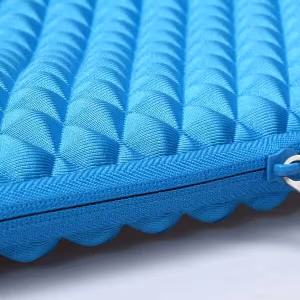 Macbook 15" (2009-2012) - Diamond Neopren Sleeve - Lyserød