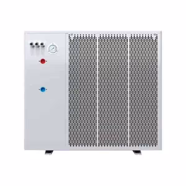 Industriel varmeveksler med metalnet.